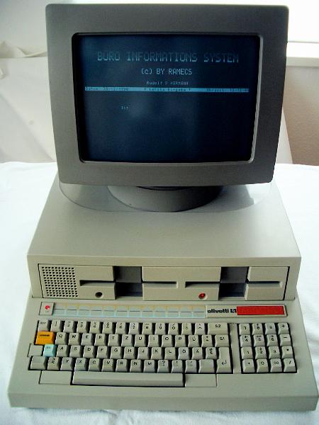 Olivetti M 20 (1).JPG